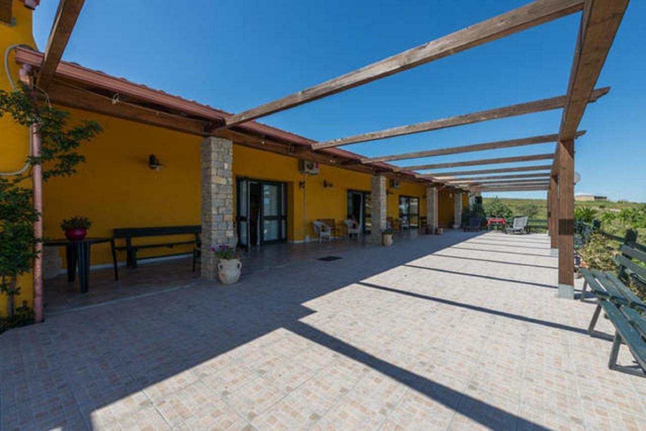 Cuaddus E Tellas Nuragus Exterior photo